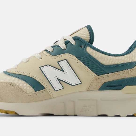 New Balance Men’s CM997HGS Beige Beige - Picture 4 of 7
